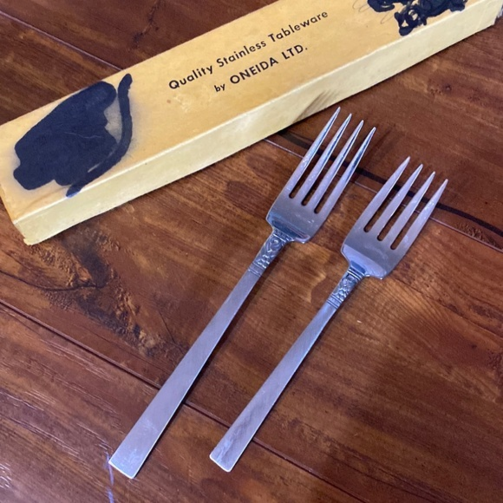 1979 Vintage Oneida Brookwood Wm A Dalton Rose Dinner & Salad Fork Set